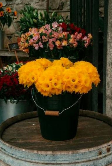 Flower decoration for coffin